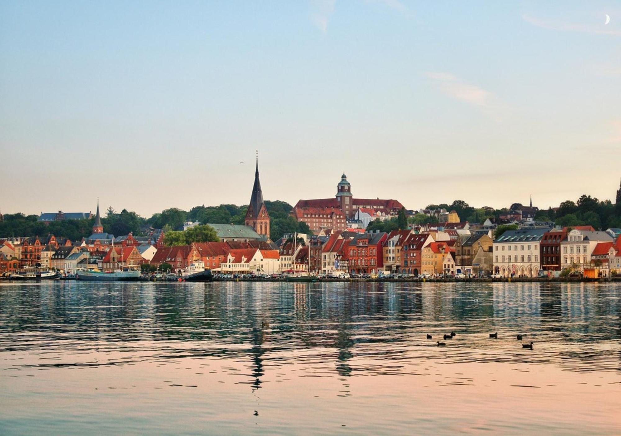 Hotel Am Rathaus Flensburg Exterior photo